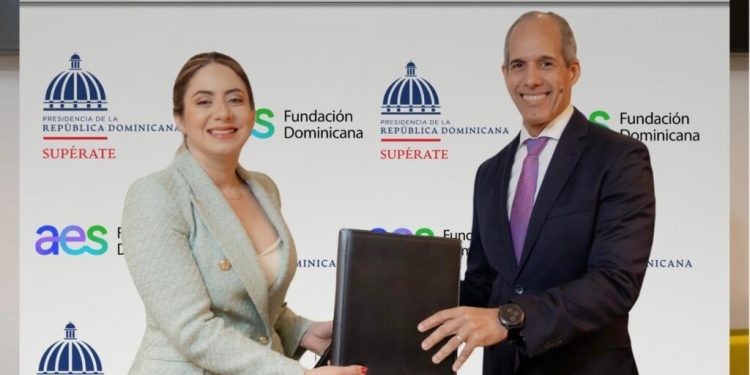 AES Dominicana y Supérate acuerdan accionar en favor de mujeres emprendedoras