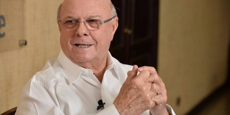 Hipólito y 28 expresidentes en contra investigación a Machado y González
