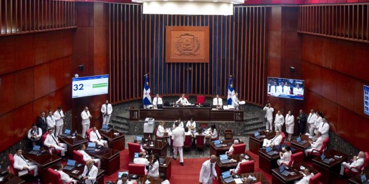 Reforma a la Constitución llega hoy al Congreso