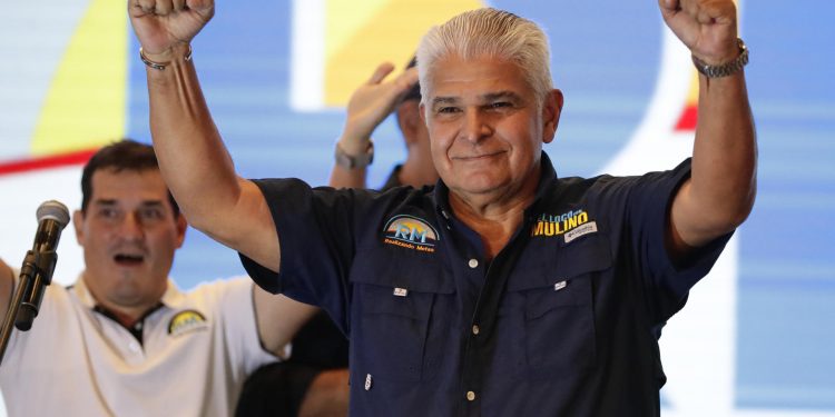 El presidente de Panamá propone cumbre de mandatarios para tratar la situación de Venezuela