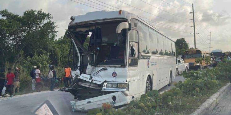 Aumentan a cinco los muertos por el accidente de la Circunvalación de Verón-Bávaro