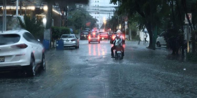 Indomet alerta sobre posibles lluvias este sábado y altas temperaturas