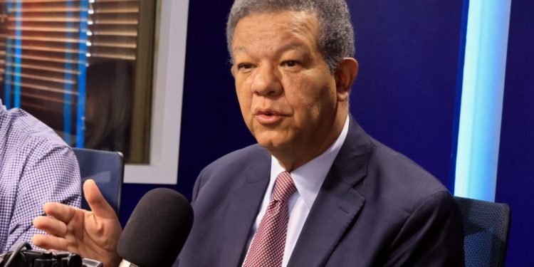Transparencia Electoral acusa a Leonel Fernández de "legitimar el fraude electoral" en Venezuela