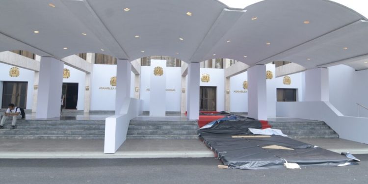 Congreso afina preparativos en Teatro Nacional para juramentación de Abinader y Raquel Peña