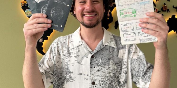 Retienen en el Metro de Santo Domingo al youtuber mexicano Luisito Comunica