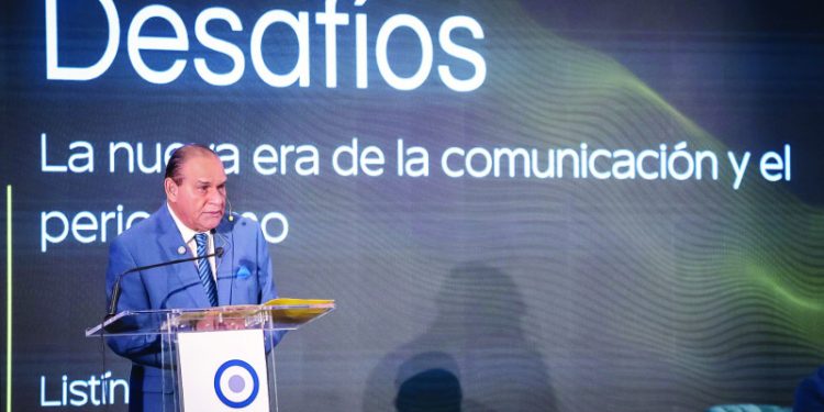 Director de Listín Diario defiende el periodismo humano en la nueva era de la comunicación
