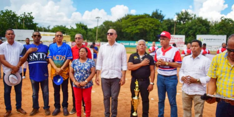 ALS y CDP ganan en apertura Liga Softbol de la Comunicación