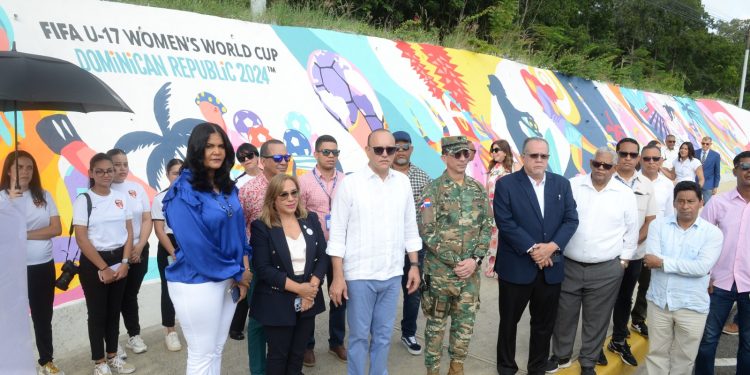 Develan mural alusivo al Mundial de Fútbol Femenino Sub-17
