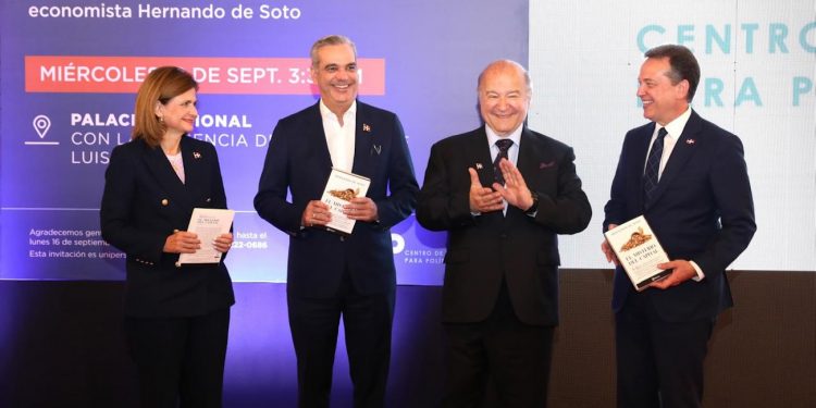 Presidente Abinader dice gobierno entregó cerca de 110,000 títulos de propiedad en pasados cuatro años, y asegura esa cifra se triplicará en este cuatrienio