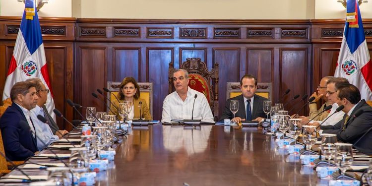 Presidente Abinader encabeza Consejo de Ministros para conocer primer presupuesto realizado bajo las directrices de la Ley de Responsabilidad Fiscal