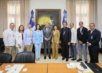 Vicepresidenta Raquel Peña se reúne con miembros Cámara de Comercio La Vega analizan prioridades de la provincia