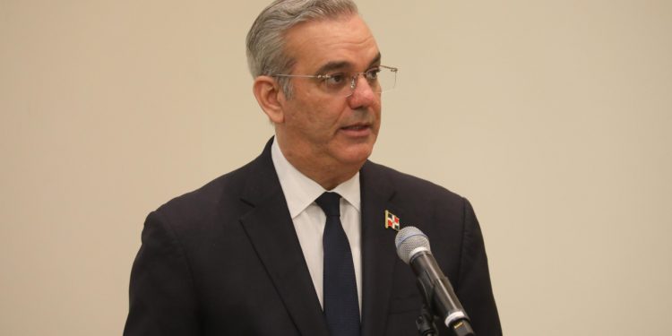 Presidente Abinader afirma Gobierno invierte de manera sostenida en educación