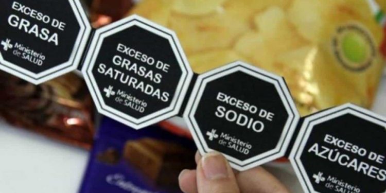 Ministro advierte comidas rápidas y ultraprocesadas afectan la salud cardiovascular