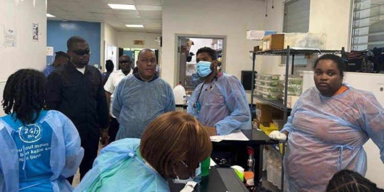 Primer ministro de Haití visita a las víctimas de explosión que causó 26 muertos