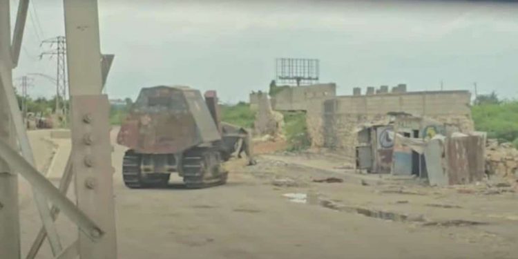 Agentes derriban casas de pandilleros en puerto de Haití por violencia que amenaza a las navieras