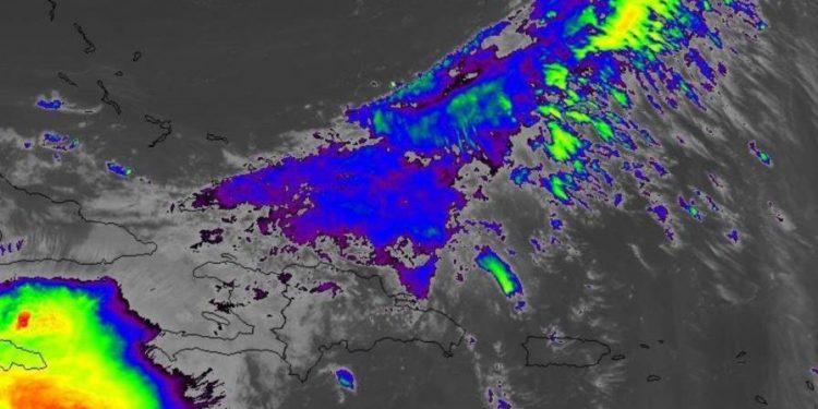 Temperaturas continuarán calurosas y se esperan lluvias hacia el interior del país