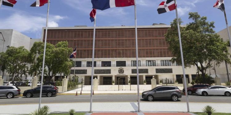 Diputados del PRM apoyan fusión de instituciones, pero sin despidos