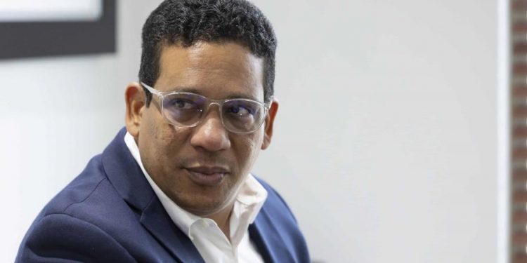 Suspenden de manera "provisional" la licitación para expedir pasaportes electrónicos