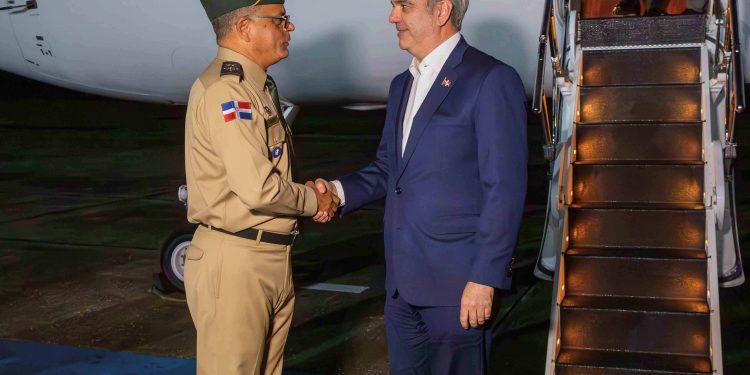 Presidente Abinader regresa de EE.UU tras participar en conferencias