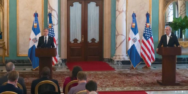 Abinader aspira a normalizar relaciones con Haití, pero prioriza la seguridad