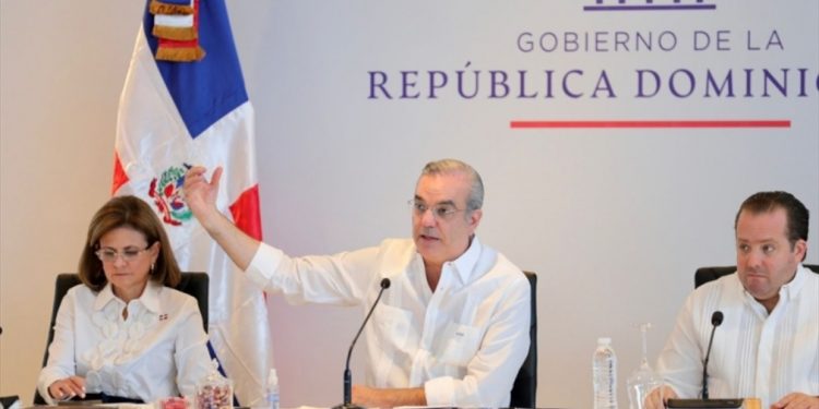 Abinader sugiere consenso reforma previo a su conocimiento