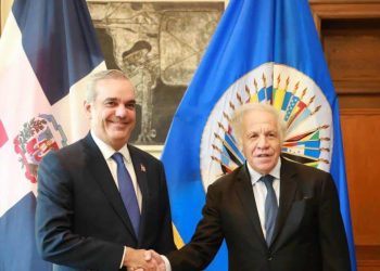 Abinader critica el régimen de Maduro y pide no olvidar a Haití durante conferencia en Washington