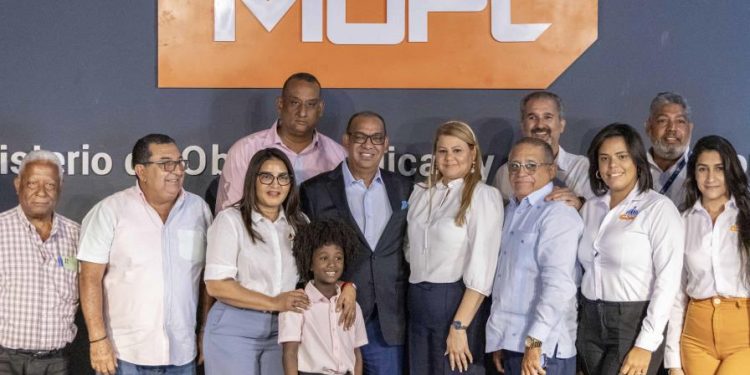 Obras Públicas construirá 800 viviendas para familias pobres de varias provincias