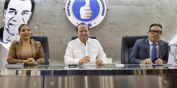 PRM acoge la propuesta de reducir solo 20 diputados