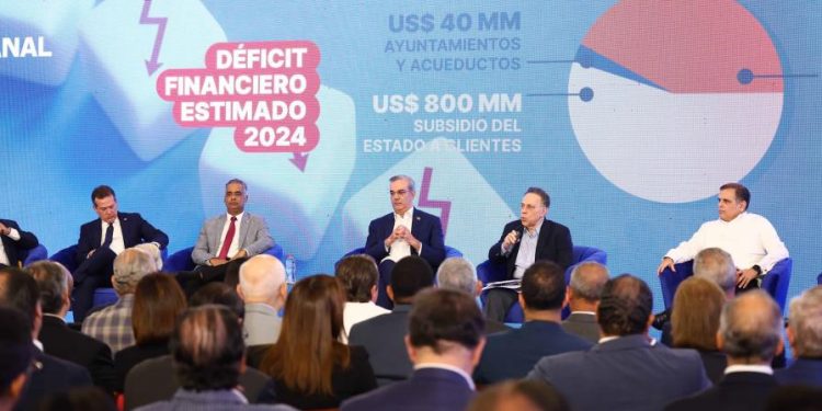 Solución a la crisis en el sistema eléctrico tomará hasta tres años