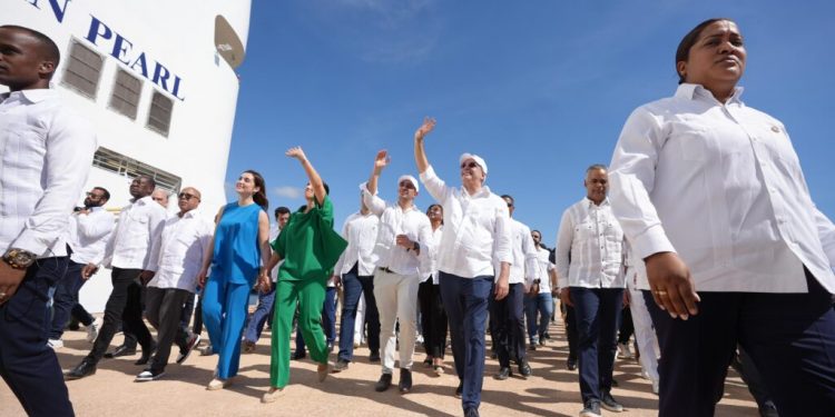 Gobierno anuncia llegada de nuevo crucero a Cabo Rojo en octubre y la inauguración de la fase 2