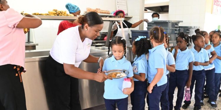 Inabie dice alimentación escolar mantuvo efectividad sobre el 9 5% en primera semana de clases