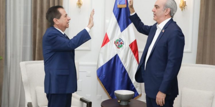 Milcíades Franjul jura como enlace de las iglesias evangélicas con el Poder Ejecutivo