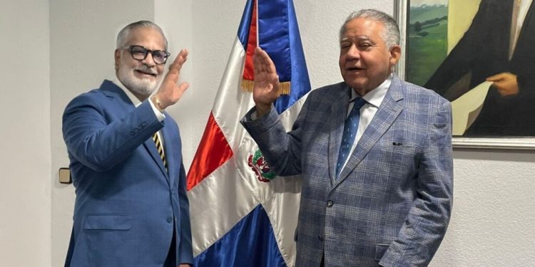 José Marte Piantini asume como cónsul dominicano en Madrid
