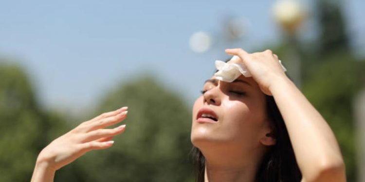 Jueves con mucho calor y algunos aguaceros en el interior del país