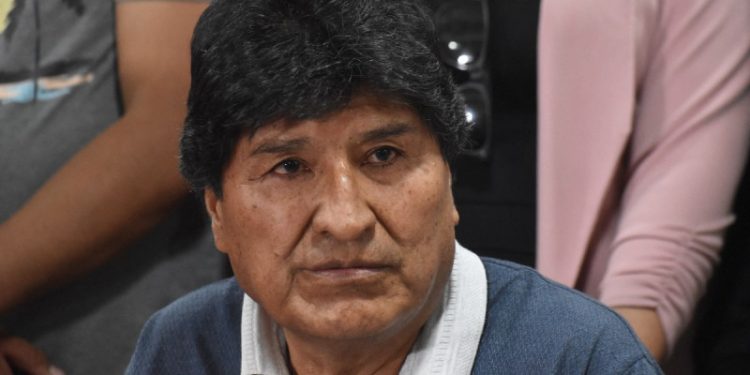 Policia boliviana detiene a padre de menor supuestamente abusada por Evo Morales