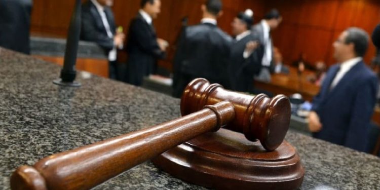 Casos judiciales se alargan por años en la palestra pública y los tribunales