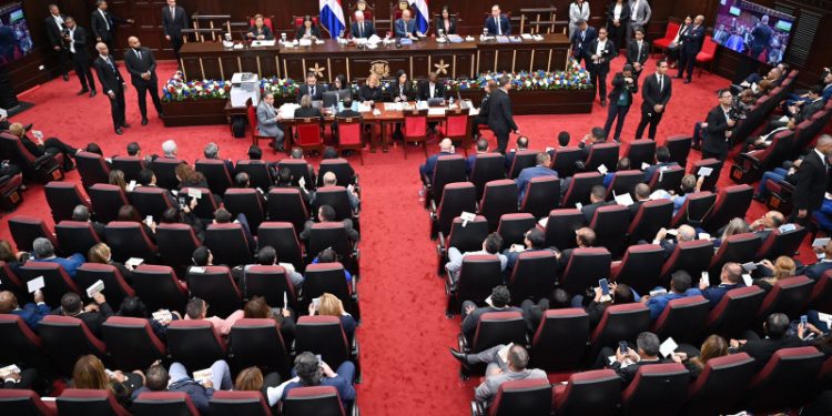Asambleístas incluyeron un párrafo en la Constitución para resolver el tema de La Vega