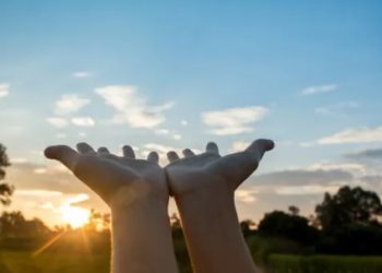 Jueves soleado en gran parte del país con aguaceros y aisladas tronadas esta tarde