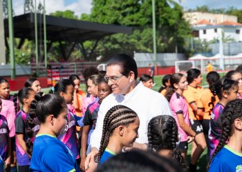Senador Daniel Rivera destaca valor de las mujeres en el deporte