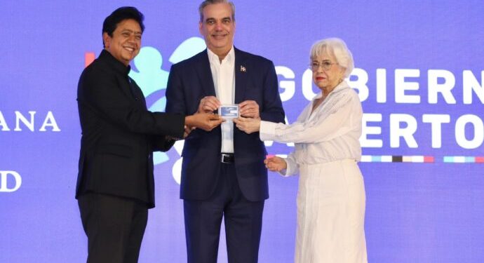 Presidente Abinader reafirma compromiso con un gobierno abierto, transparente y accesible