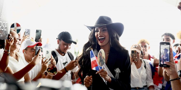 Celinee Santos: "Quiero que el universo escuche el nombre de República Dominicana"