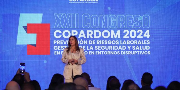 La Copardom insiste en revisar la cesantía, pero ministro sugiere seguir avanzando