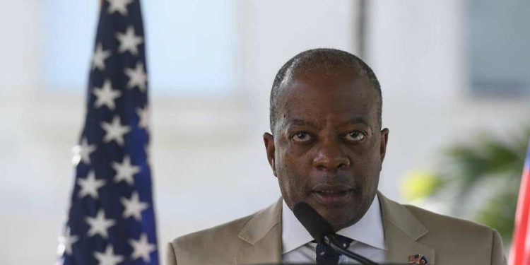 Encargado de la oficina antinarcóticos de EE.UU. llega a RD para hablar sobre drogas sintéticas