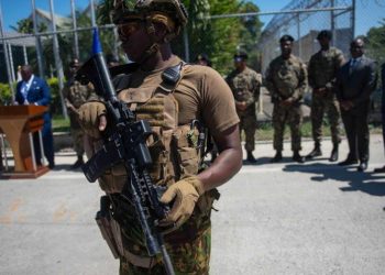 Policía en Haití combate pandillas que trata de apoderarse de la capital