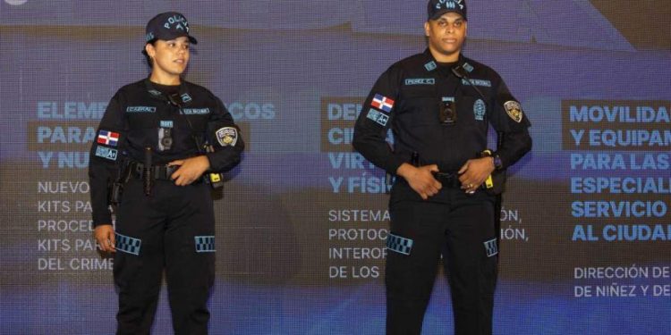Los nuevos uniformes de la Policía Nacional costaron RD$1,053 millones