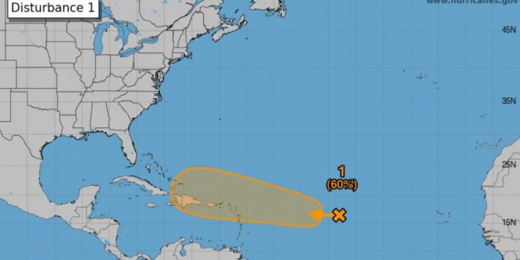 Sistema que RD vigila incrementa a un 60 % posibilidad de convertirse en ciclón tropical
