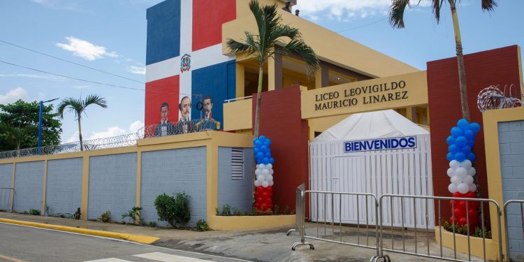 El Gobierno inaugura obras en El Seibo y San Pedro de Macorís