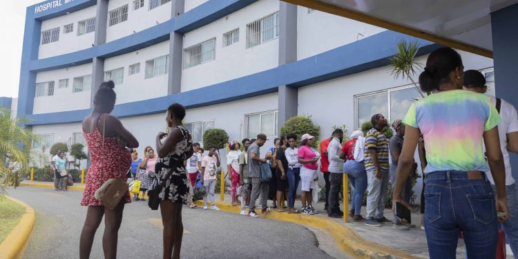 Parturientas haitianas continúan visitando la Maternidad de Los Mina