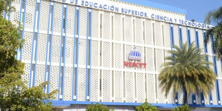 Abinader crea comisión que tendrá seis meses para coordinar fusión de ministerios de Educación