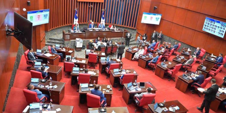 Reforma a la Constitución va el lunes con oposición sublevada